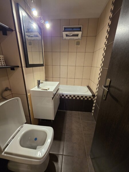 Titan, 10 minute metrou, chiar la parcul Titanii, pe Cozla, mobilat, utilat